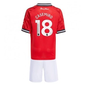 Detský Futbalový Komplet Manchester United Casemiro #18 2025/26 – domáci dres s trenírkami