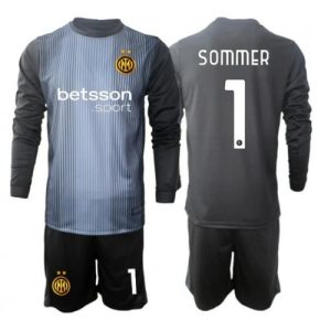 lacne dětský futbalové dres inter milan yann sommer #1 brankarsky 2025 26 dlhy rukáv domáci kompletLacne Dětský Futbalové dres Inter Milan Yann Sommer #1 Brankarsky 2025-26 Dlhy Rukáv - Domáci Komplet