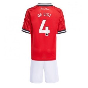 lacne dětský futbalové dres komplety manchester united matthijs de ligt #4 2025 26 domáciLacne Dětský Futbalové dres Komplety Manchester United Matthijs de Ligt #4 2025-26 Domáci